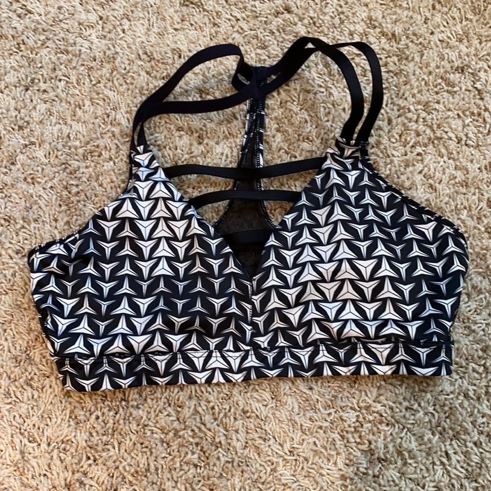 sports bra